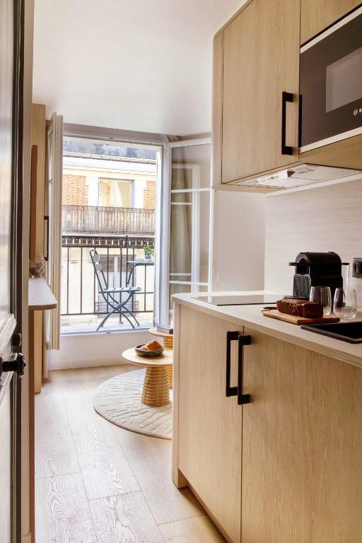 Refined studio with balcony - 2P - Saint Lazare - 3