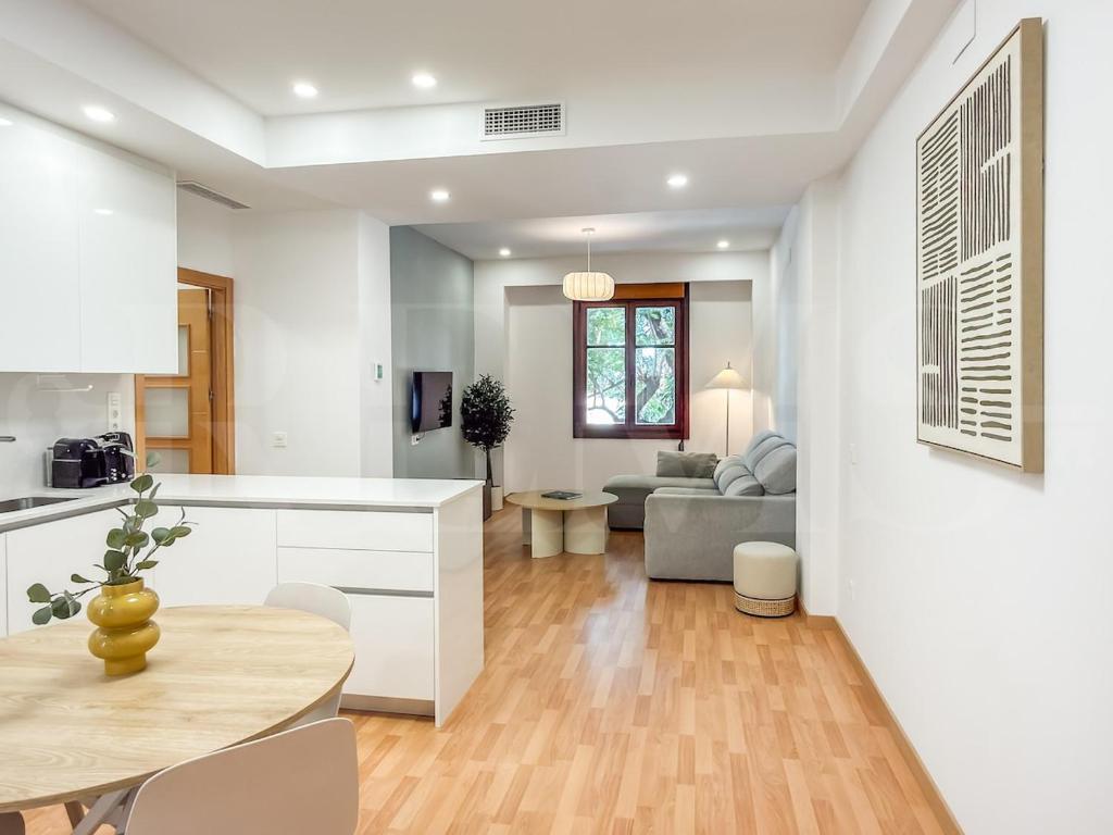 Contemporary 3BR Soho Apartment REMS - 5