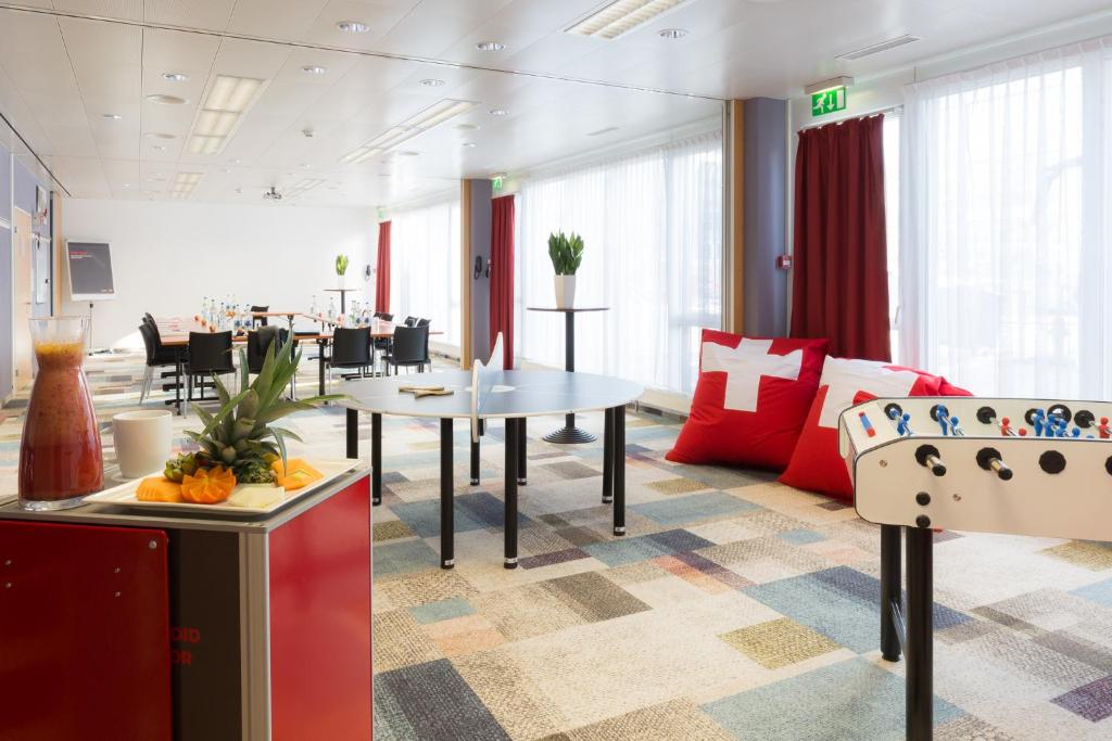 ไอบิส ซูริค เมสเซ แอร์พอร์ต โฮเทล (Ibis Zurich Messe Airport Hotel)