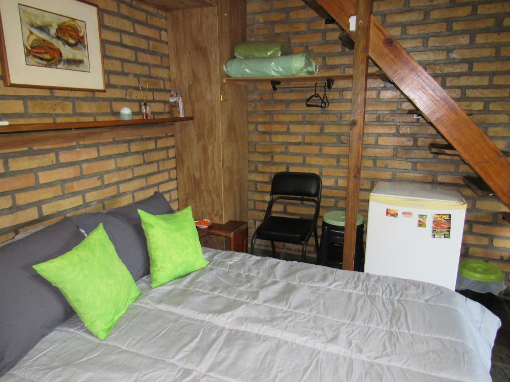 Estudio Habitacion baño y acceso privado - 4