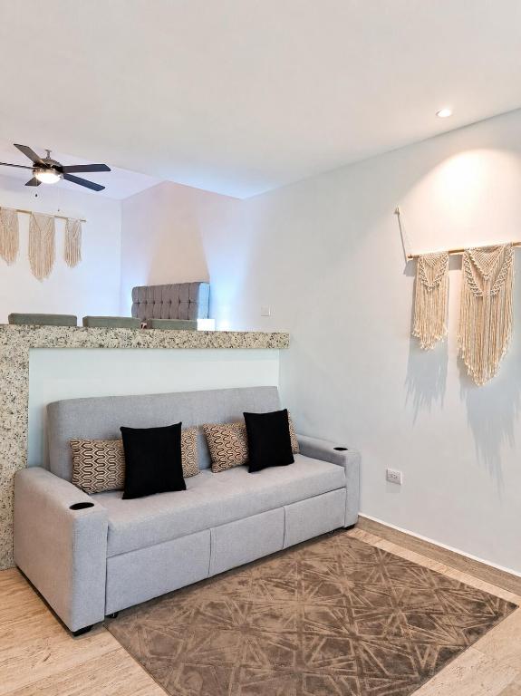 Central Condo with Pool, Gym and Garage Near 5th and Beach - 2