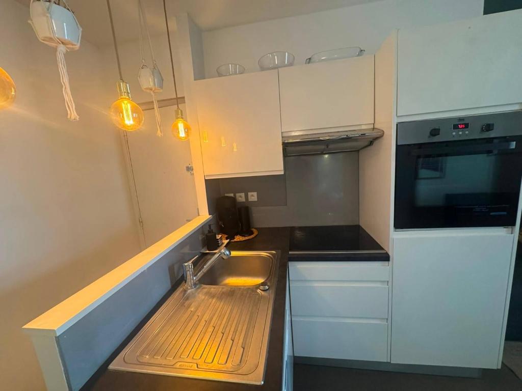 Charming 2-Bedroom Apartment in Pariss Vibrant 19th Arrondissement - 2