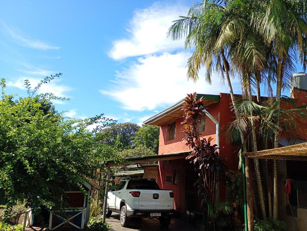 Casa de huéspedes cochera cubierta - 2