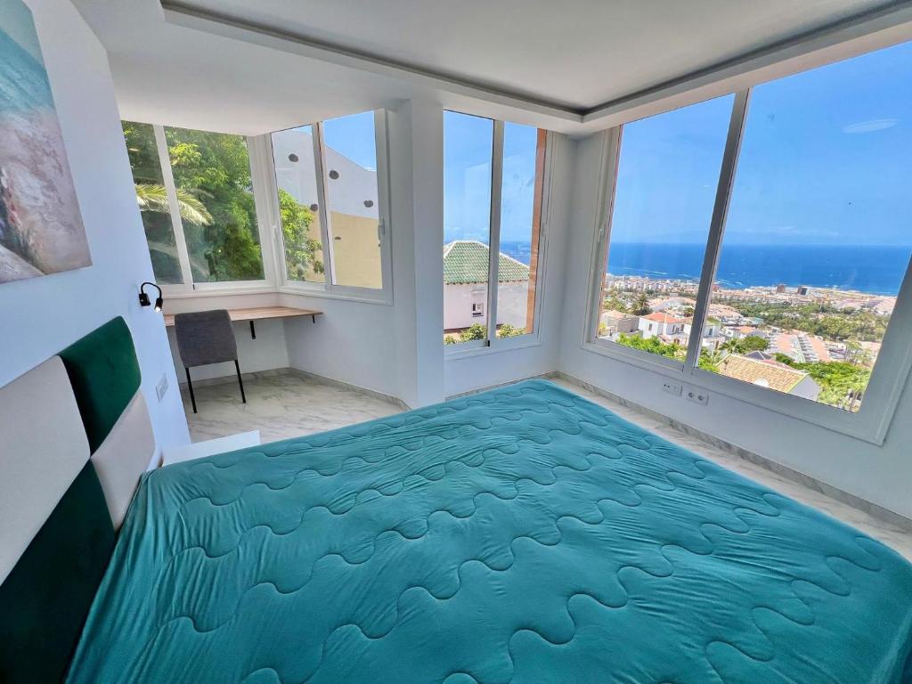 Villa Bella Vista- Luxury Ocean & Mountain Views - 3