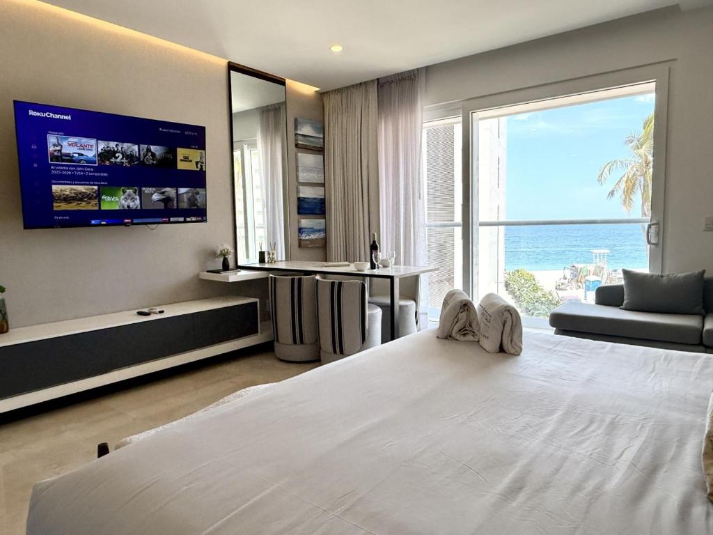 Stylish Beachfront Studio by Moikkarentals - 4