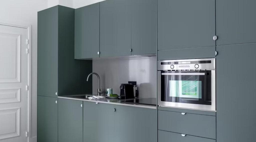 Apartment with AC and balcony - 5