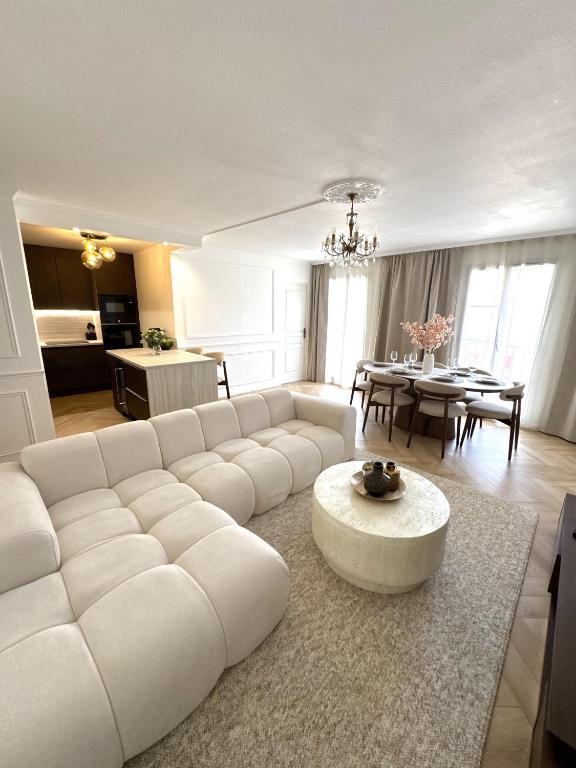 NEW - Haussmann Appartment Style - 6 Guests - Disney & shopping - 3