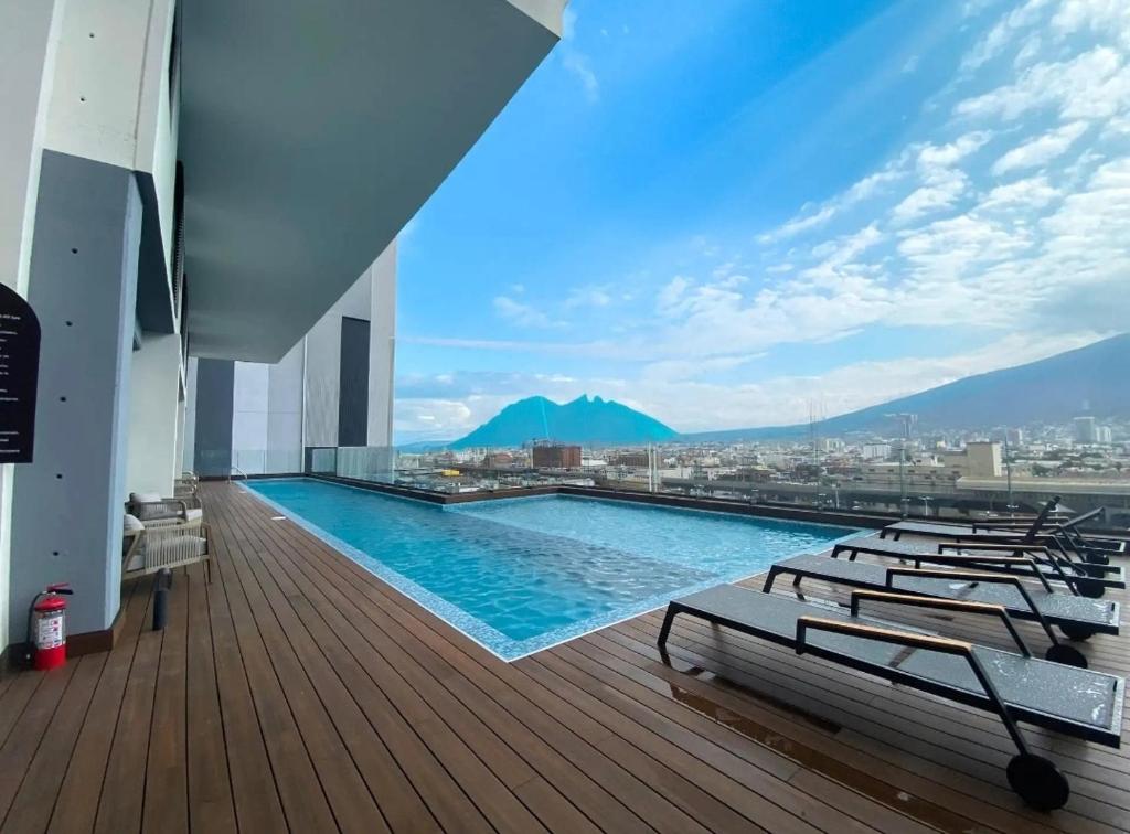 Loft doble altura en Centro de Monterrey Alberca y estacionamiento - 1