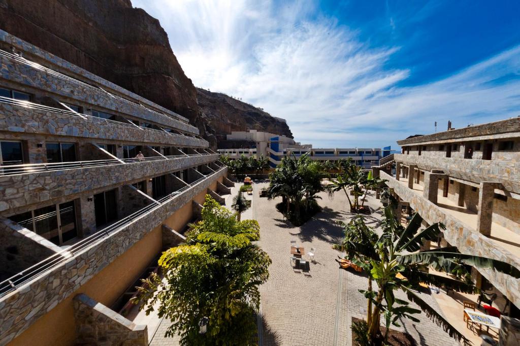 Terraza de Amadores — Hotel building in Puerto Rico, Canary Islands