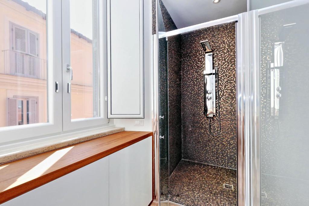 Luxury Apartment Sabina 50 mt from Trevi Fountain photo
