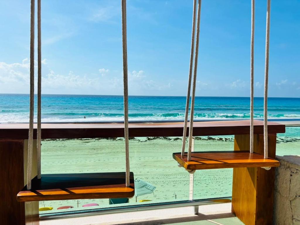 Walk to Party Center and enjoy a great beach at Punta Cancun - 5