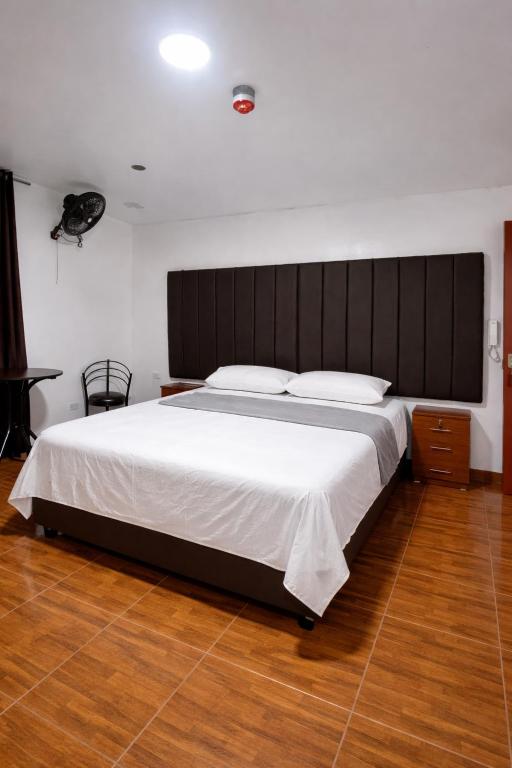 Hotel Madrid - 2