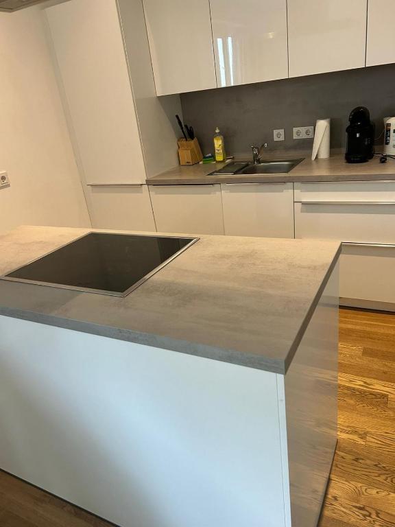 1 Bedroom Apartment near Central Station with Parking - 3
