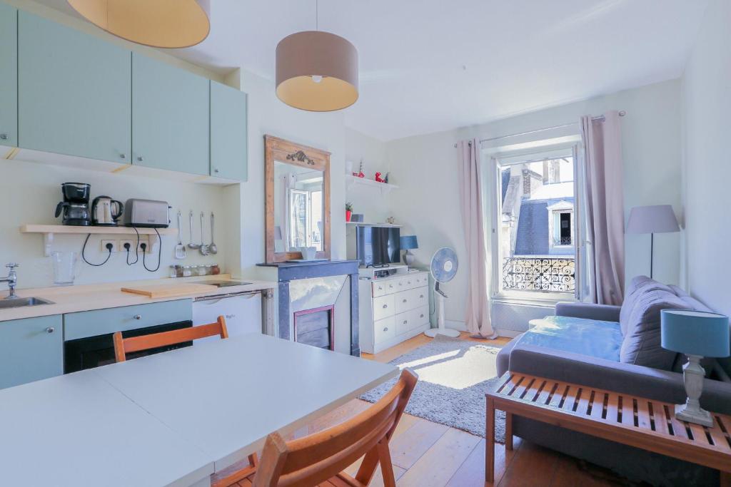 Modern Studio near the Champs Elysees - 3