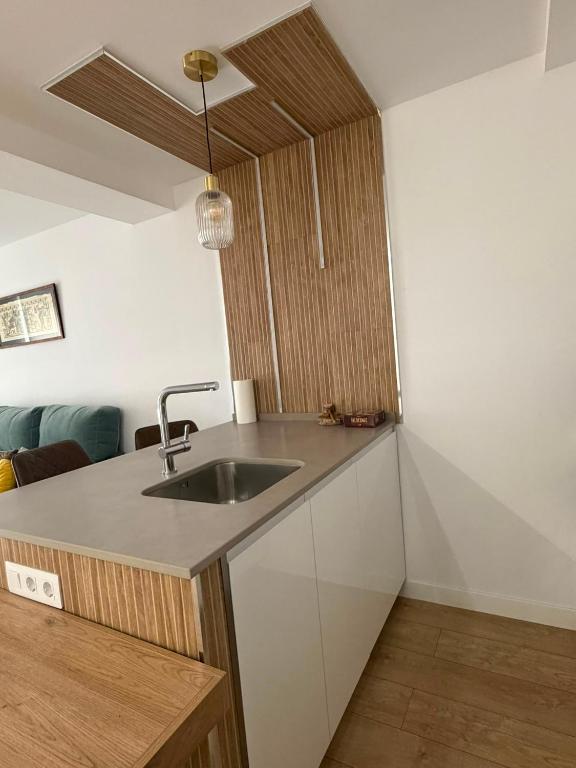 Hr APARTMENT - 4