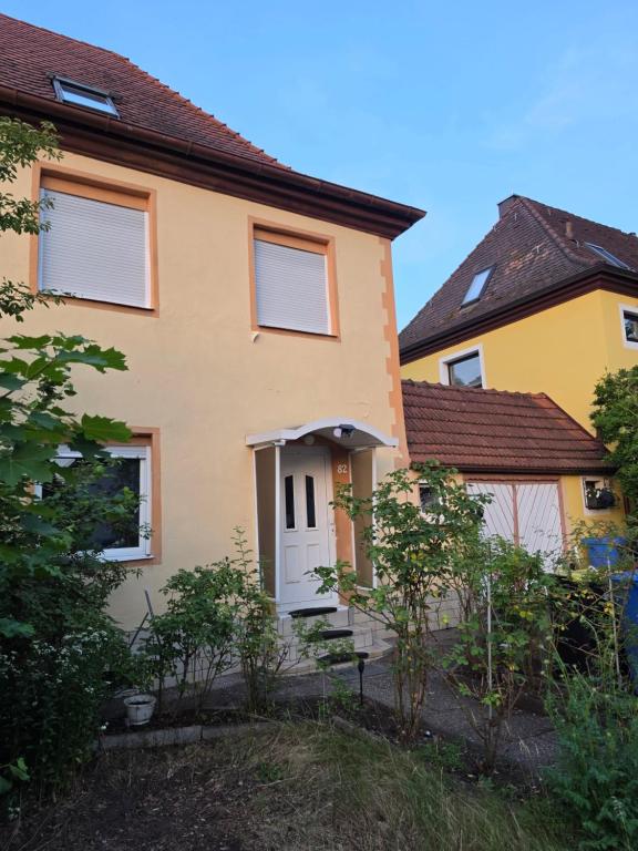 Haus mit Garten und Trasse - 2