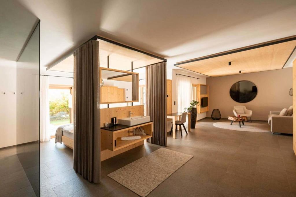 Amolaris Garden Lodges & Guesthouse - 2