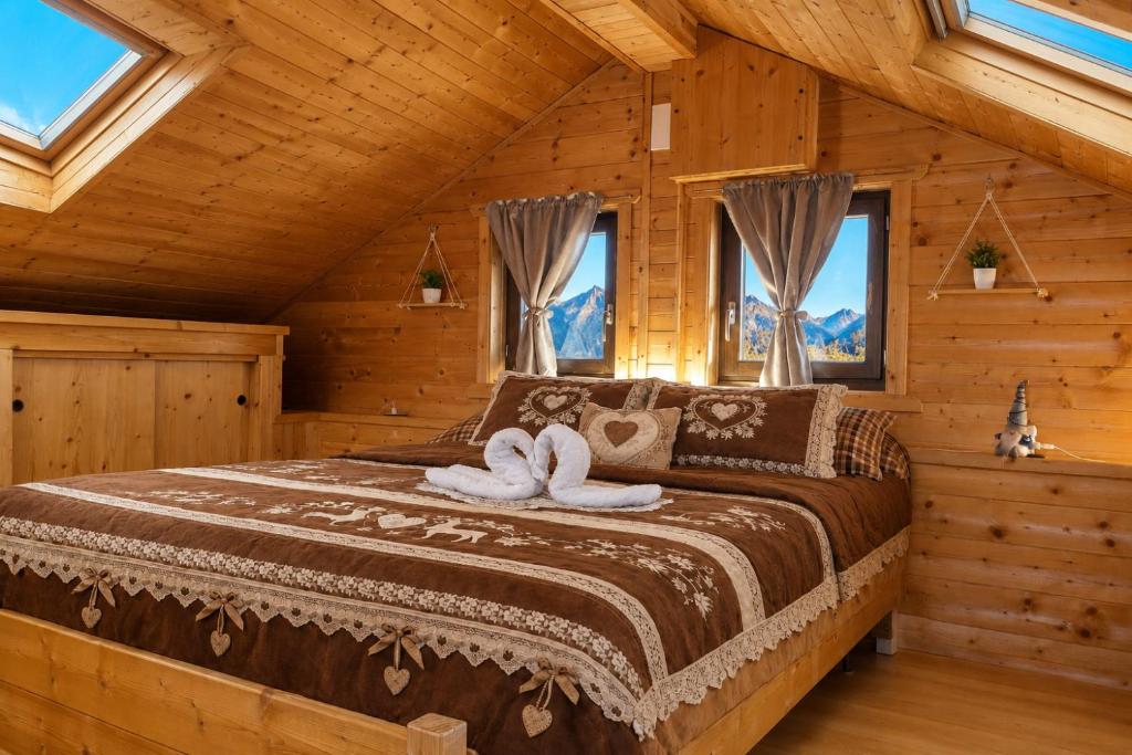 Panoramic Stay with Free Parking & Ski Slopes - 1