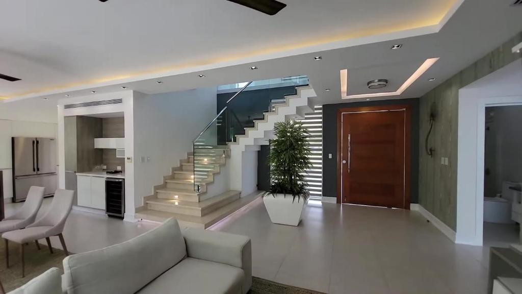 Villa avec Piscine Chauffée, 3 Chambres et 4 Salles de Bains - 4