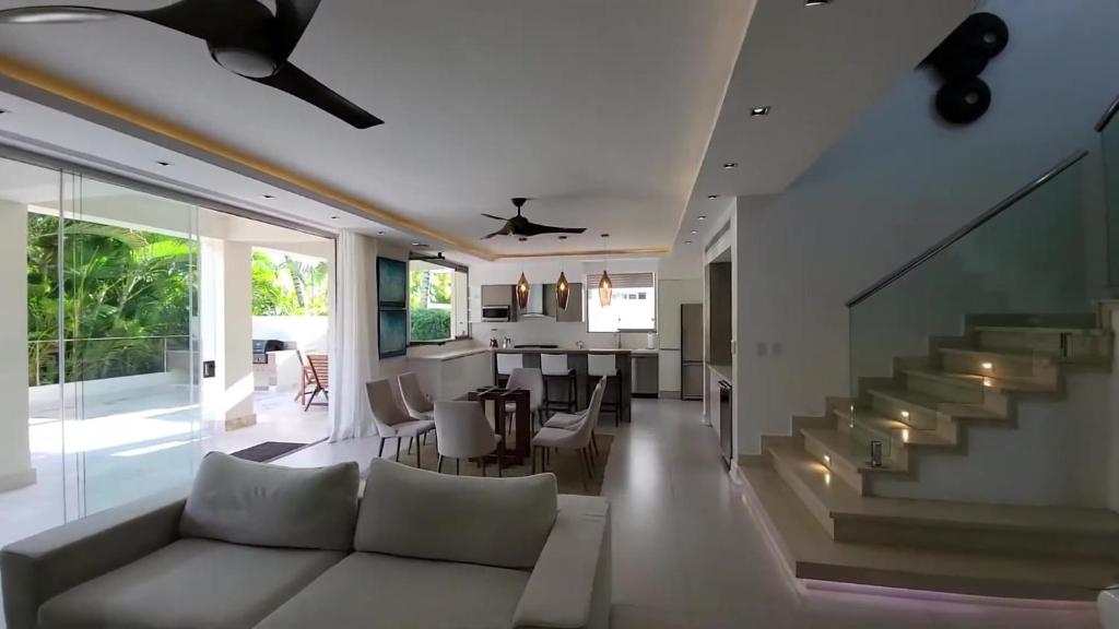 Villa avec Piscine Chauffée, 3 Chambres et 4 Salles de Bains - 3
