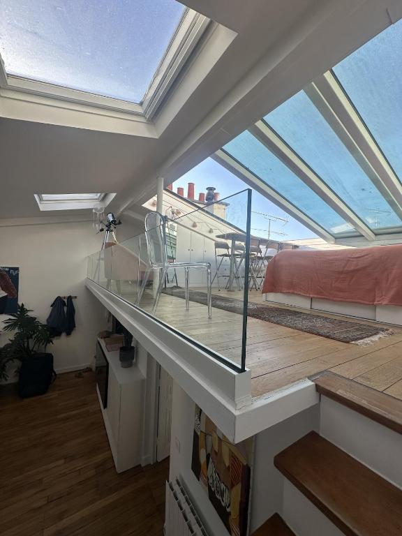Montmartre duplex with rooftop & panoramic views - 2