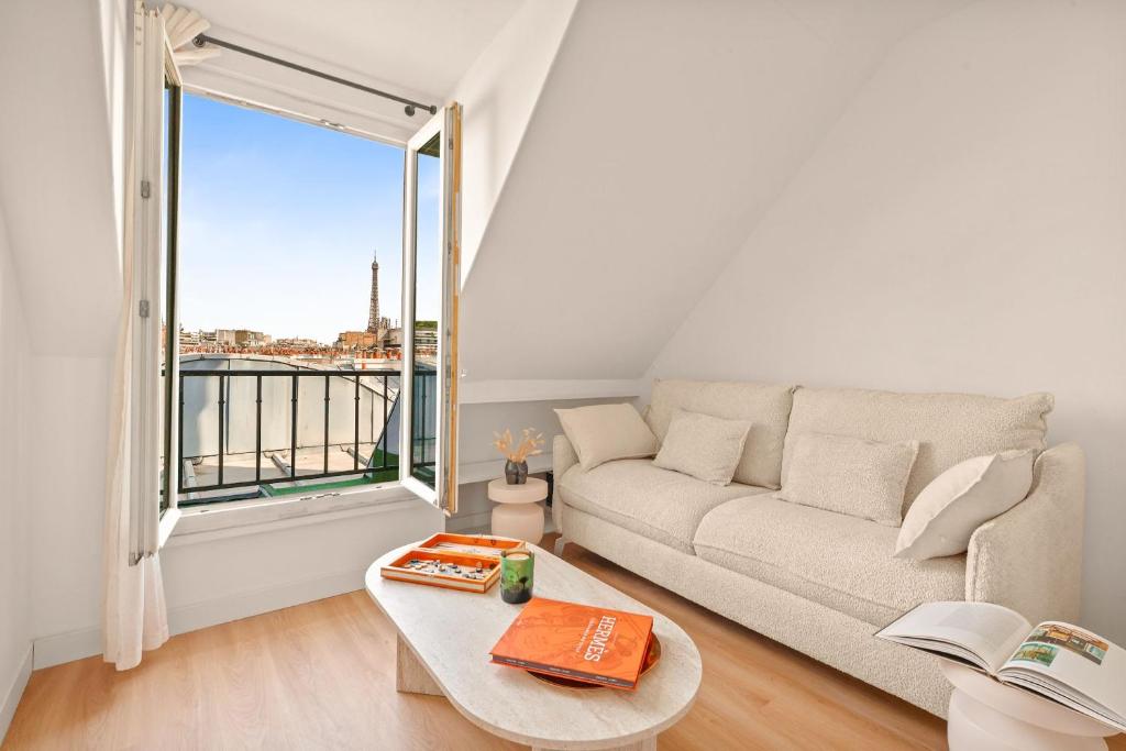 Luxe sous les toits vue Tour Eiffel - 1BDR-4P - 2
