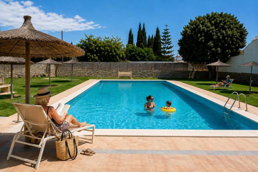 Playa y piscina a unos pocos pasos. - 2