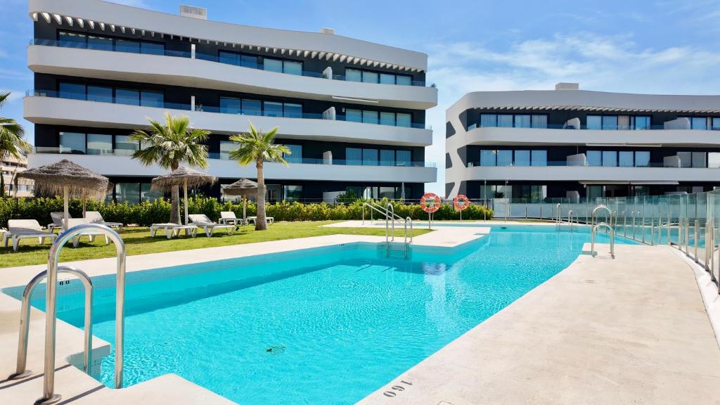 Mara's Apartments Higuerón West - Nordic Style - Sunny Terrace - 3 Community Pools - 5