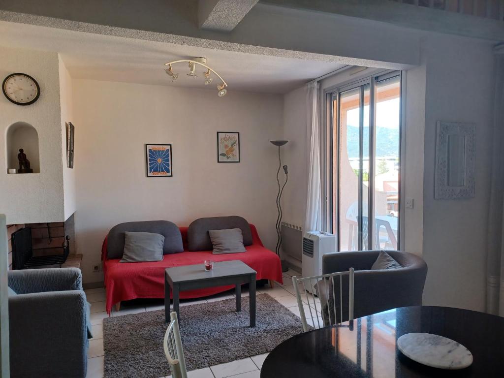 Superbe Duplex avec terrasses, piscine et garage - 2