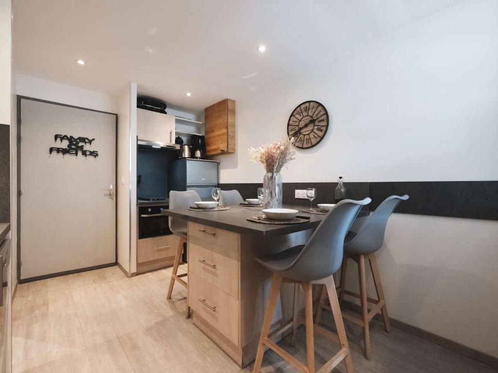 Appartement cosy 4 pers, 2 ch, départ ski aux pieds, exposé sud, proche commerces - FR-1-545-42 - 3