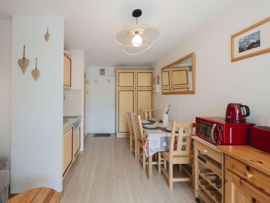 Appart rénové 4 pers. style montagne moderne, skis aux pieds, proche commerces - 3