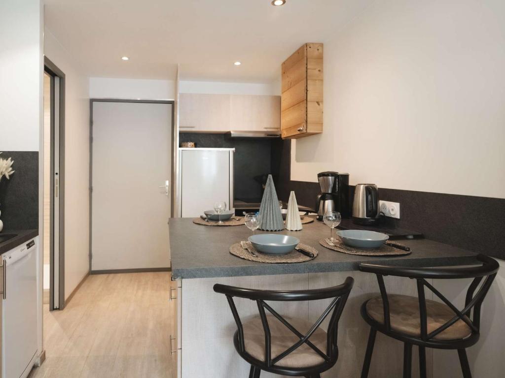 Apt cosy 4 pers, 2 ch, rénové, départ ski aux pieds - FR-1-545-12 - 3