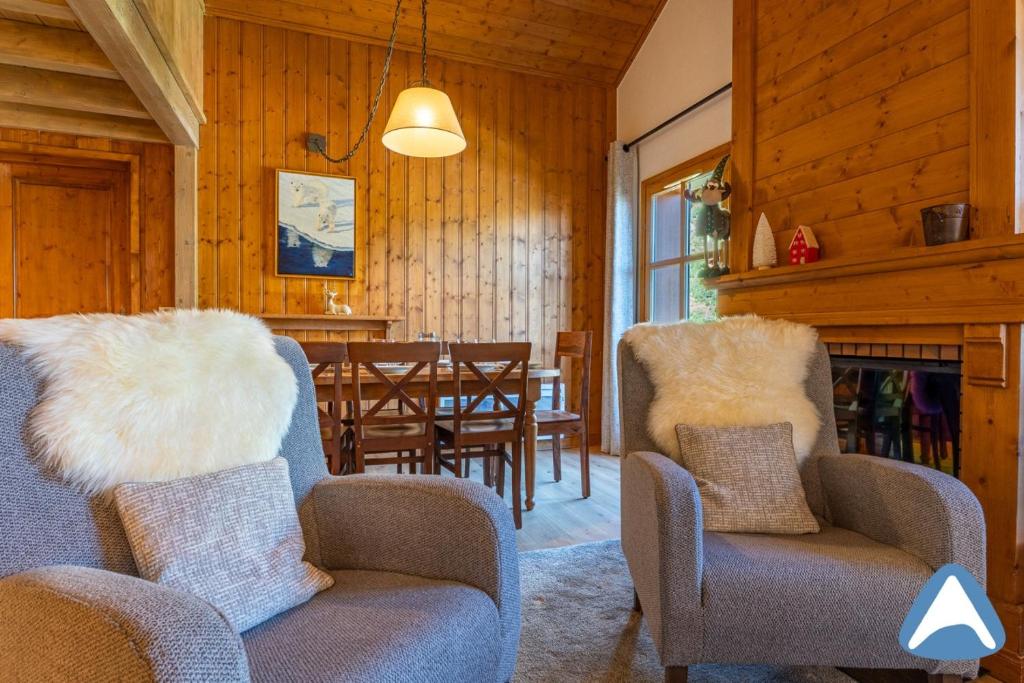 Beautifully Renovated 3 Bedroom Apartment - Arc 1950 - 4