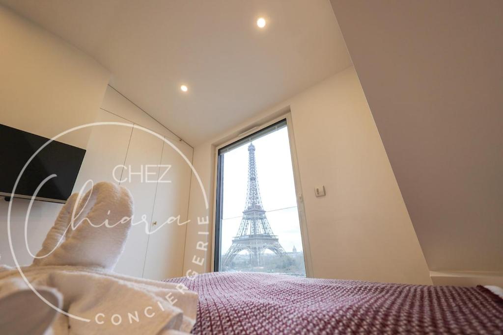 Eiffel Tower like a dream - 1
