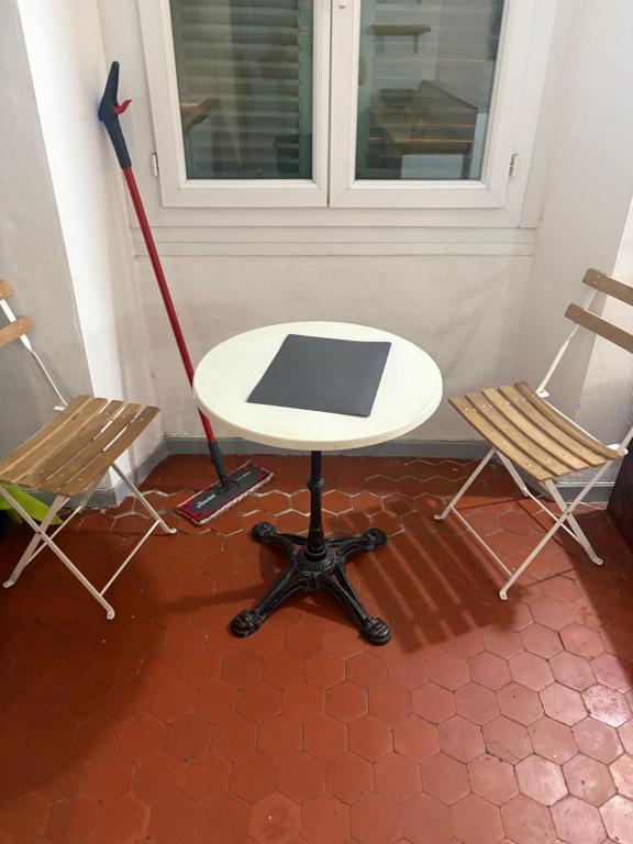 Un charmant cocon au cœur du Vieux-Nice - 3