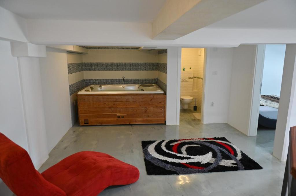 Luxury Duplex with Private Jacuzzi Free Parking - 5