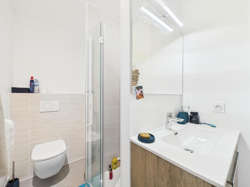 Modern and well-equipped 2-bedroom apartment, beautiful view - 4