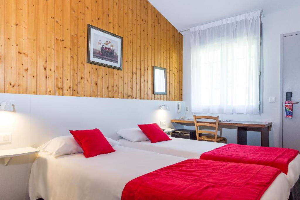 Fasthotel Thones - 2