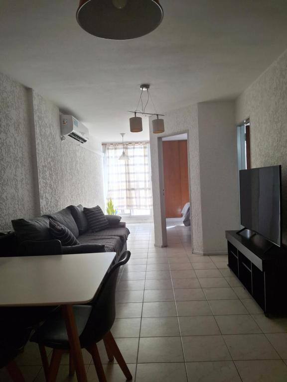 Confort seguridad 24 horas 2 camas individuales terraza propia cerca de todo tranquilidad - 4
