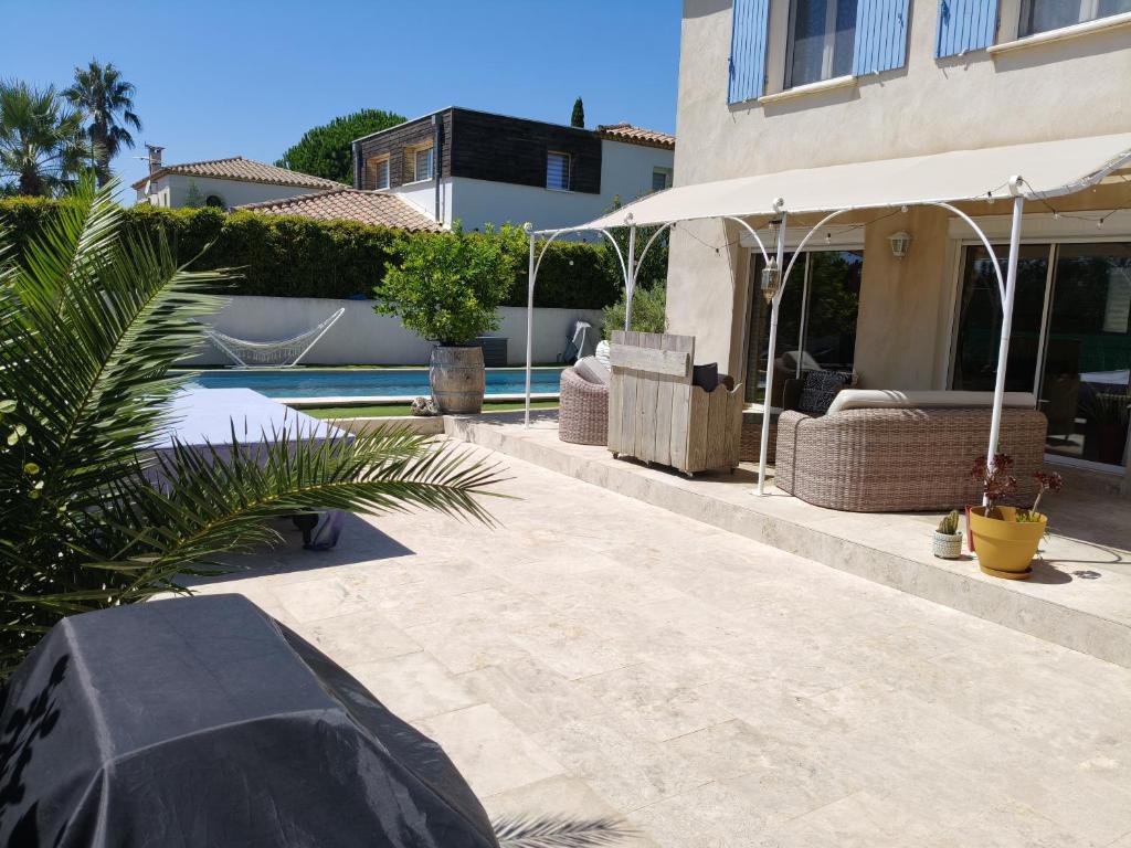 villa avec piscine petite camargue - 3