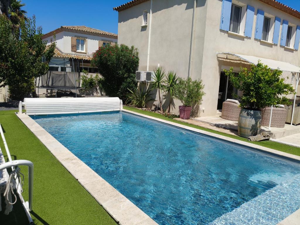 villa avec piscine petite camargue - 4