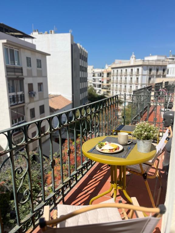 Estepona Old Town Penthouse Studio, 2 Min to Beach - 1