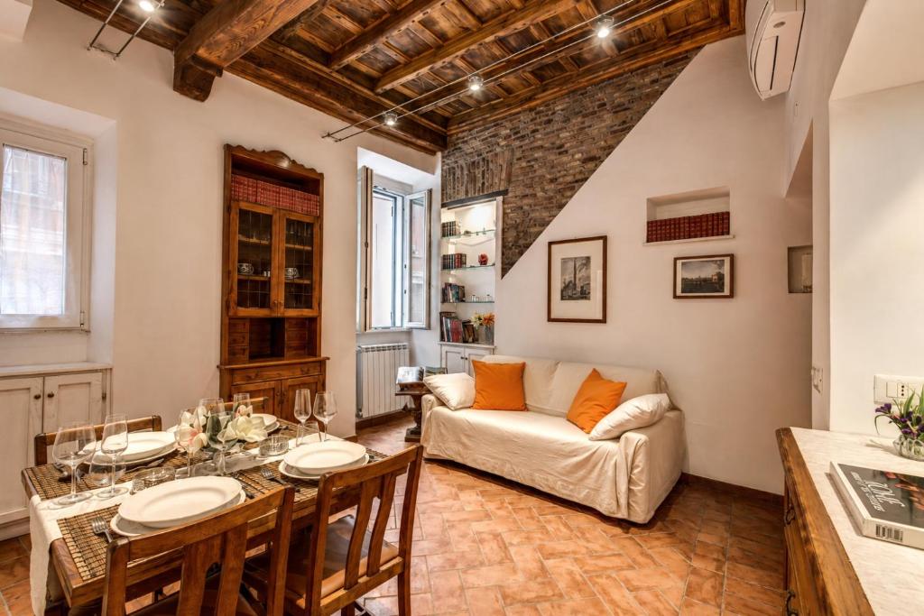 Campo de' Fiori Historic Home - 1