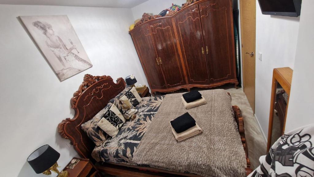 Queen Room - 2