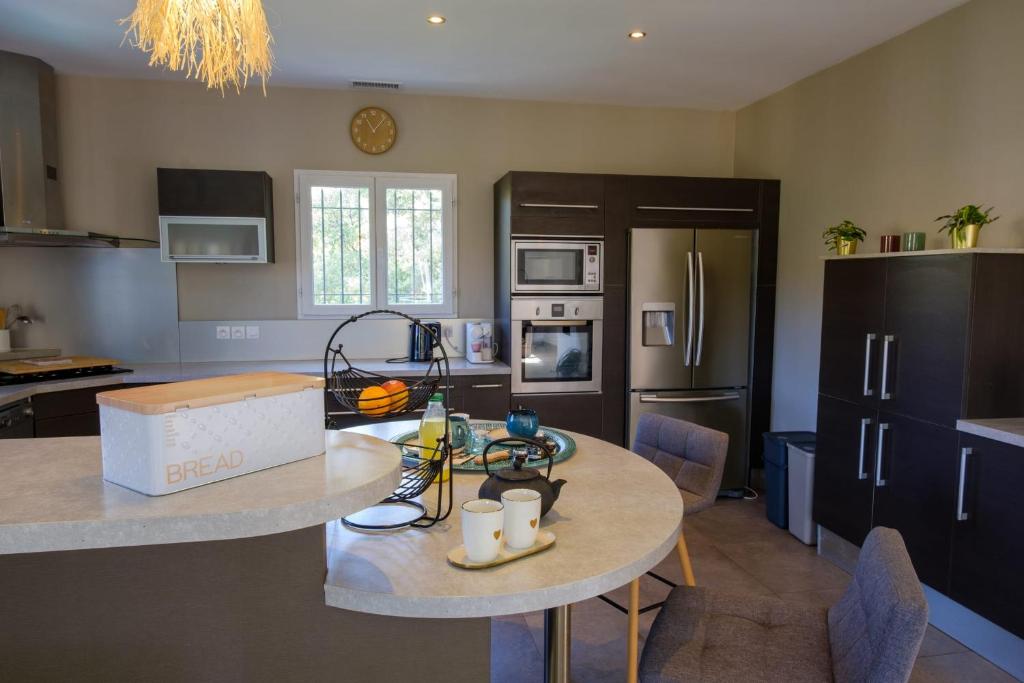 Villa in Les Issambres with swimming pool sleeps 10 - 4