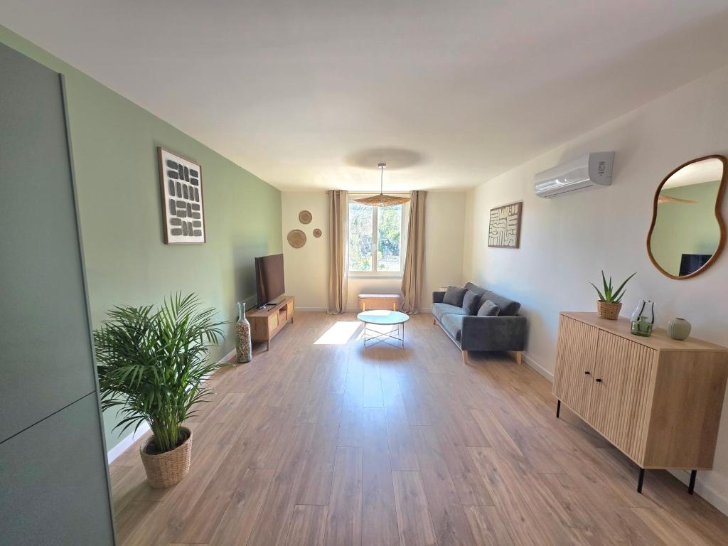 Nouveau ! L'escale de Vigon, Appartement neuf entre bourg et plage, climatisé, wifi, parking, linge et ménage en fin de séjour compris - 2
