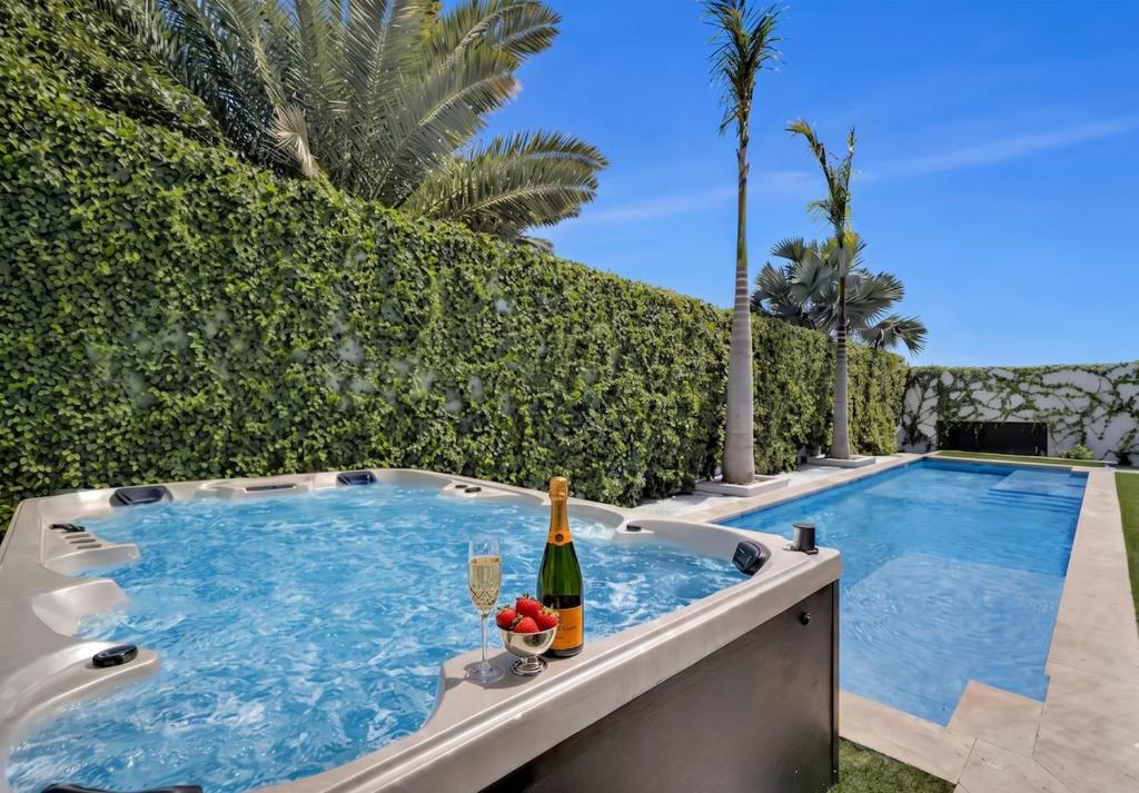 Cabo Ocean View Villa - 4BR - 50ft Pool - Hot Tub - Gym - 3