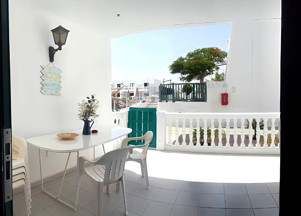 Apartment Florencia with Pool Wifi in Puerto del Carmen, Lanzarote - 5