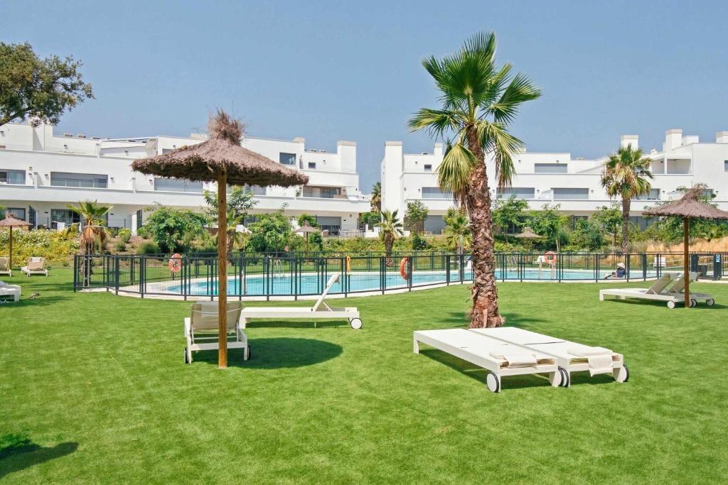 Corner property-free parking-Pool-close to beach - Acgua Garden B-1-BA - 1