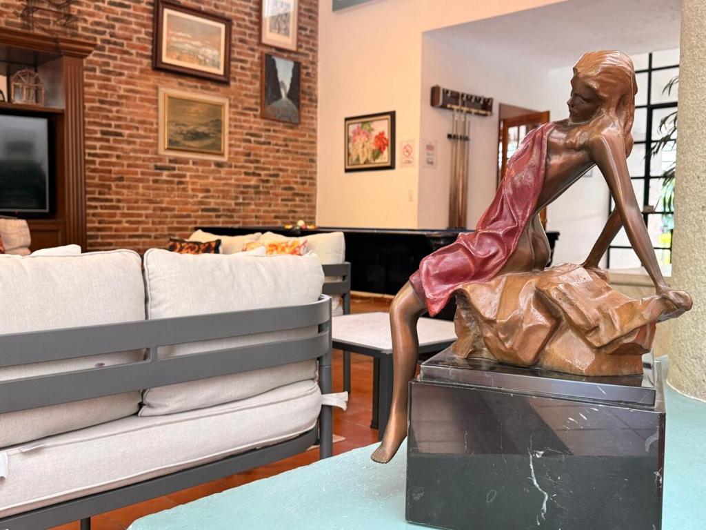 5 bedrooms, ground floor, heated pool, Golden Zone - 3